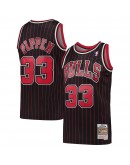 Scottie Pippen Chicago Bulls Mitchell & Ness Hardwood Classics 1995-96 Swingman Jersey - Black