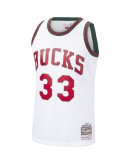 Kareem Abdul-Jabbar Milwaukee Bucks Mitchell & Ness 1971-72 Hardwood Classics Swingman Jersey - White